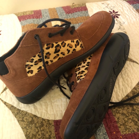Leopard print ankle high boots - Picture 3 of 3